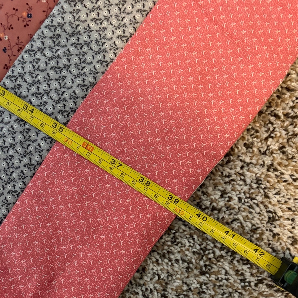 Elegant Patchwork Quilt in Pink and Gray - Picture 6 of 6